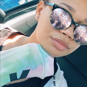 Meet your Posher, Camille